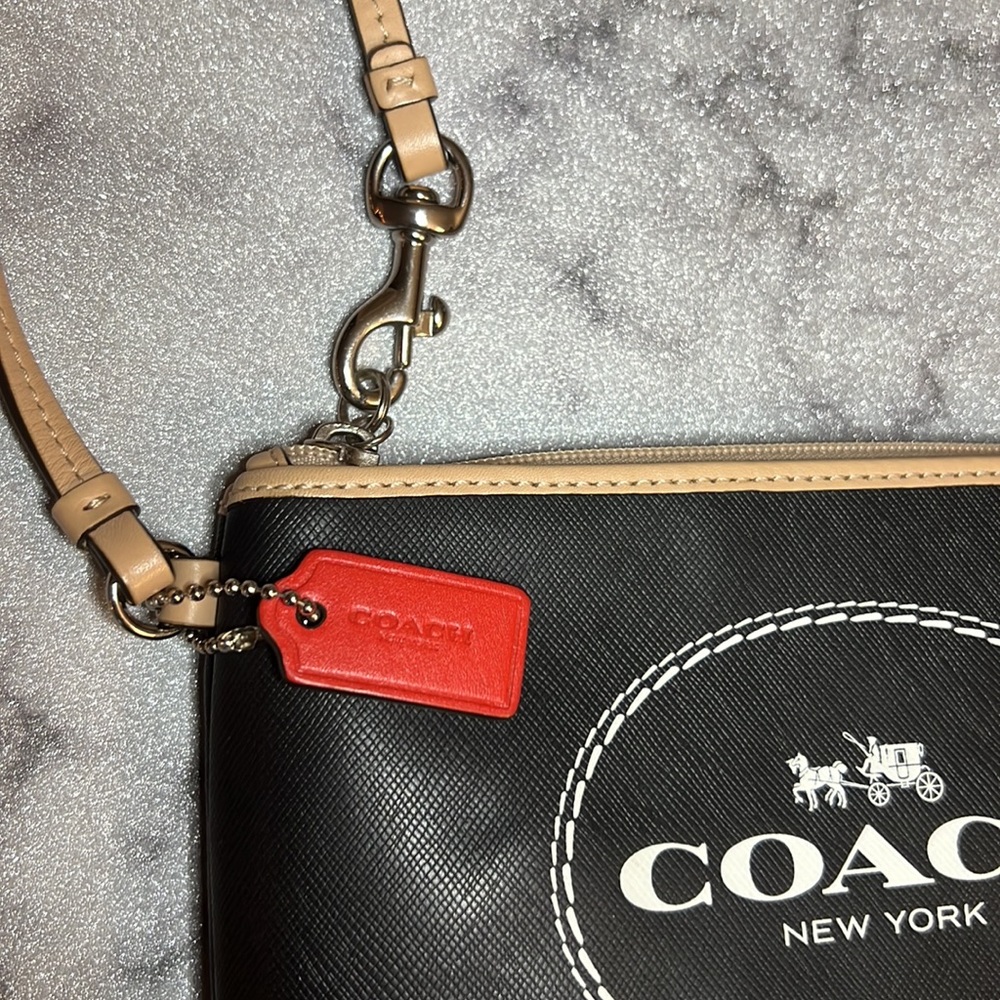 Coach Wristlet - Picture 4 of 4